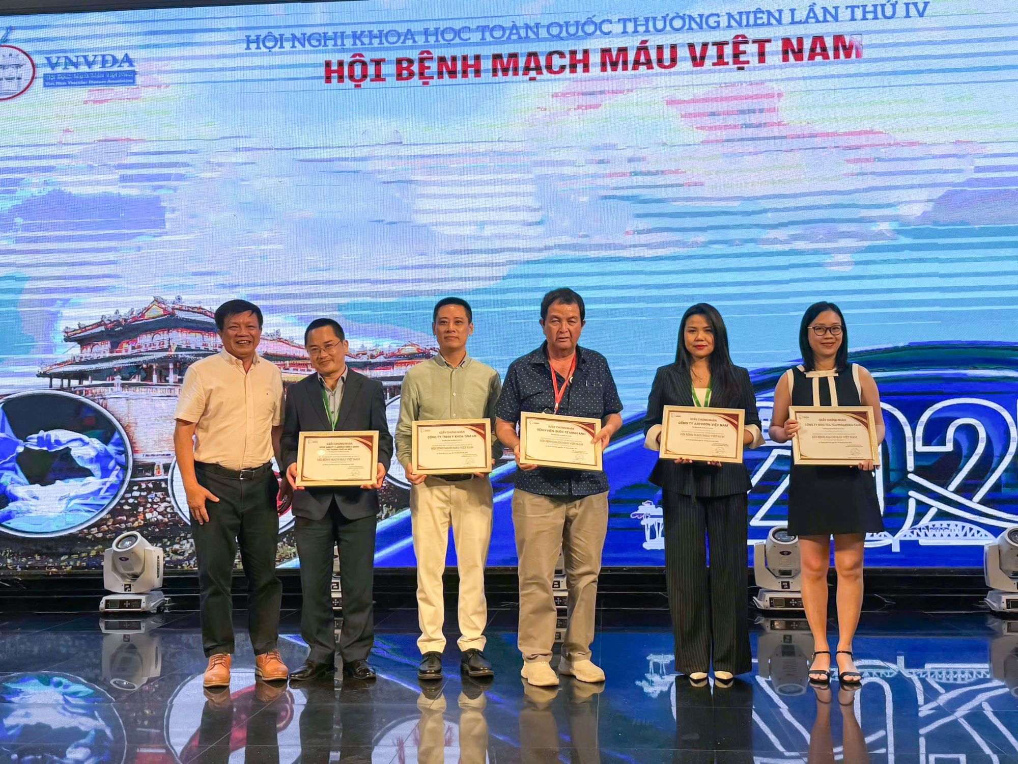 z6680009266349 8cd4e5a4d98afc30e7c5f8dec6bbddfc đã sửa